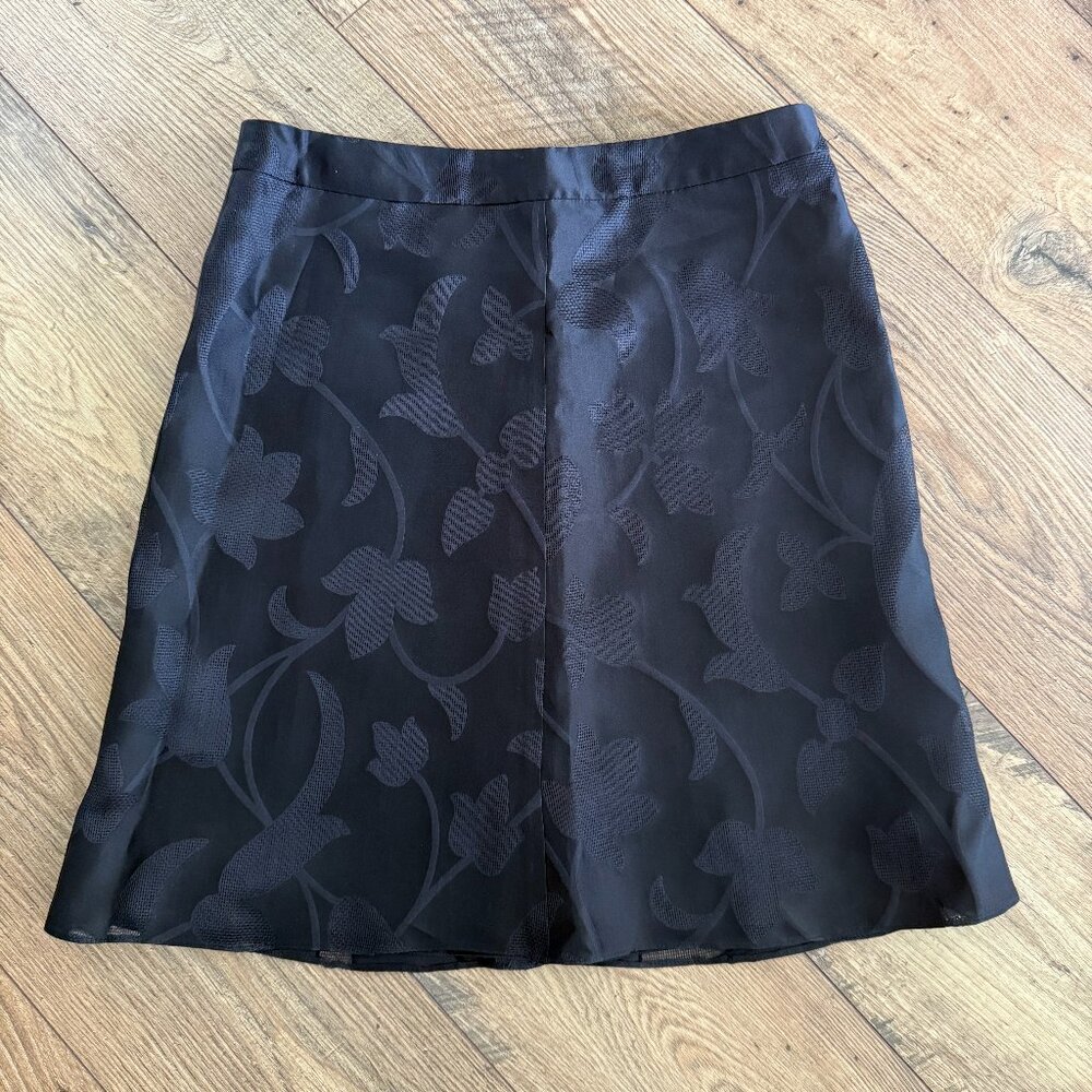 Armani Collezioni Black Floral Pattern Skirt Size 6 Original price $525  NWT!